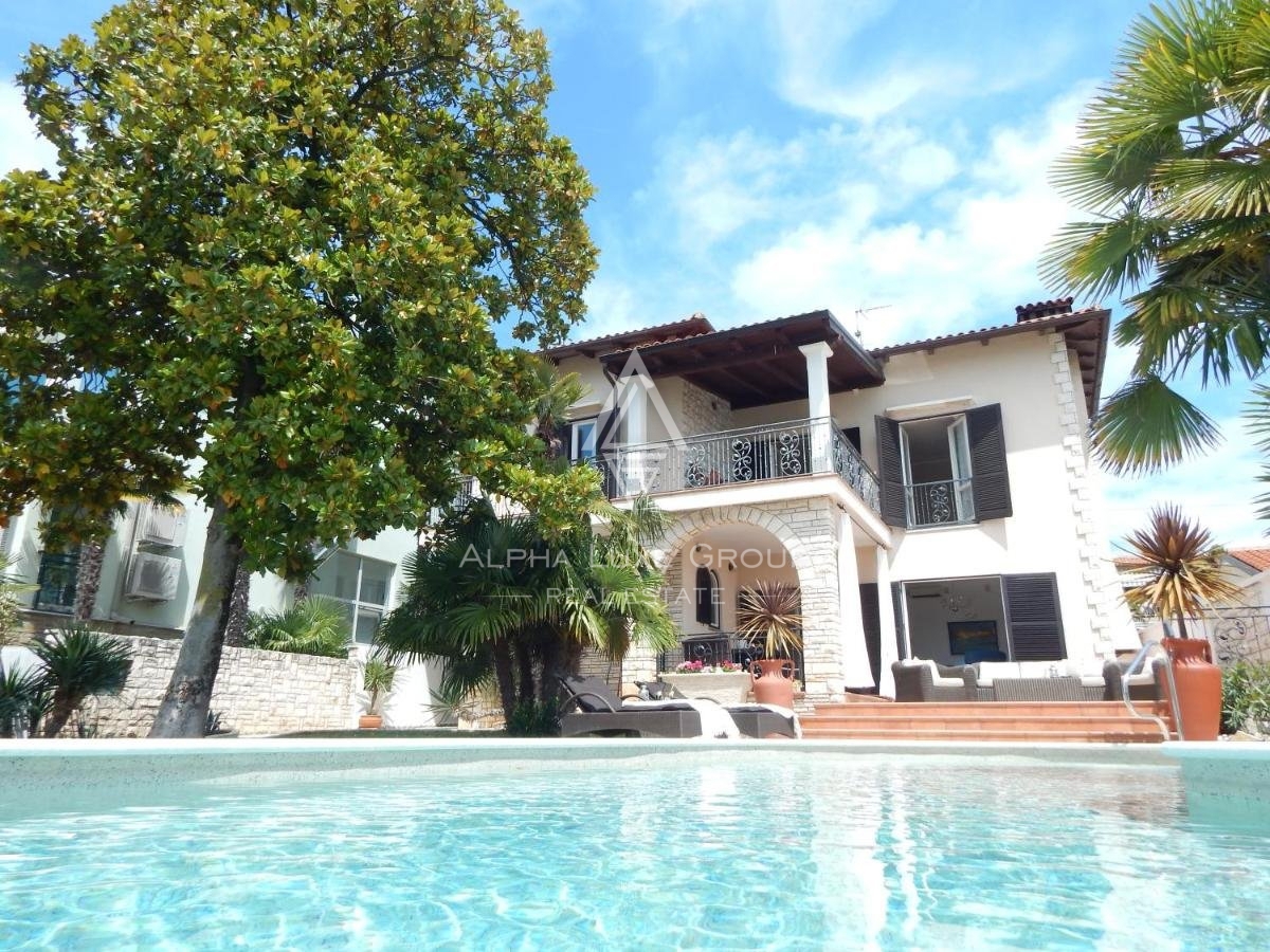 Čudovita vila z bazenom na čudovitem vrtu, prva vrsta do morja, Umag, ISTRA