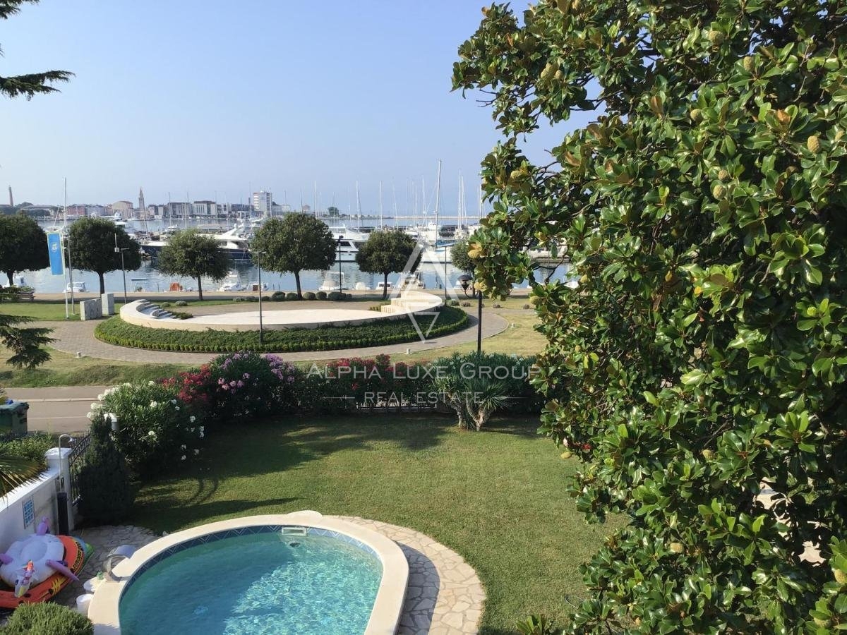 Čudovita vila z bazenom na čudovitem vrtu, prva vrsta do morja, Umag, ISTRA