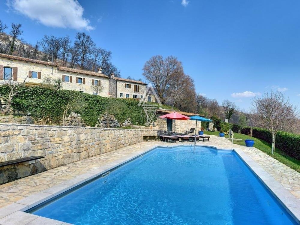 Kamnite vile z bazenom in panoramskim pogledom, Istra, Lupoglav