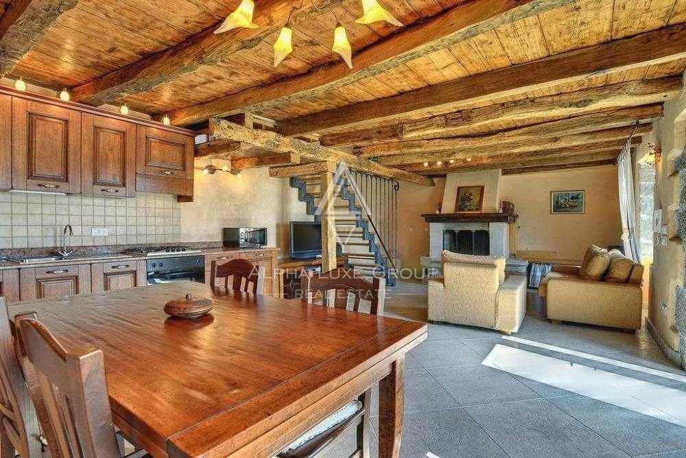 Kamnite vile z bazenom in panoramskim pogledom, Istra, Lupoglav