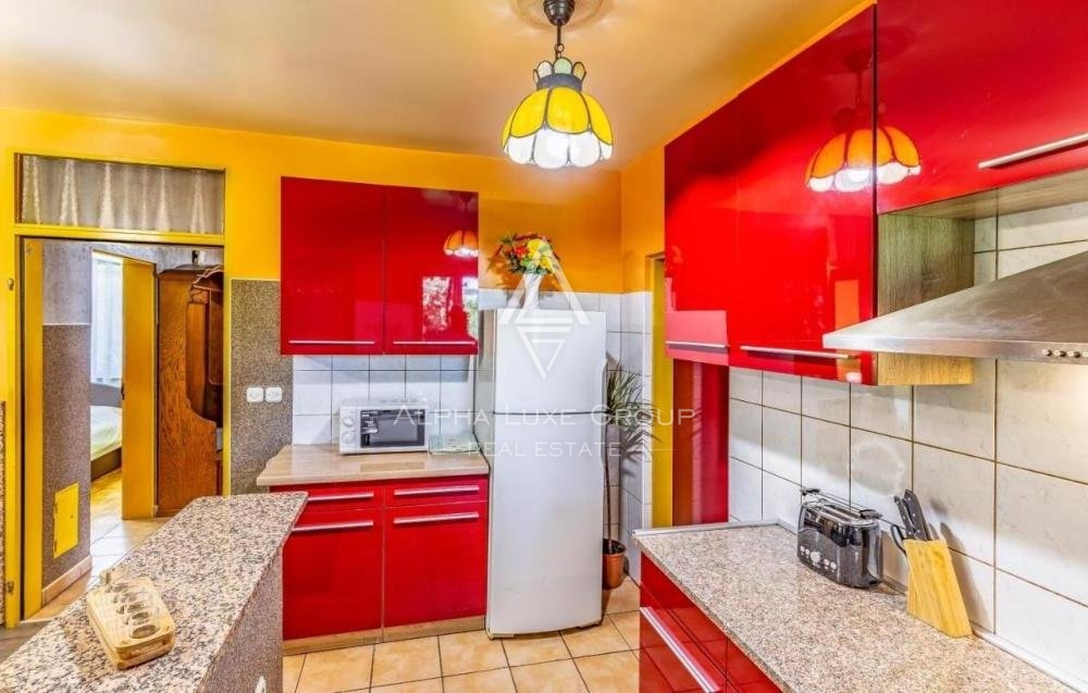 Vila z bazenom in dvema apartmajema, Istra, Pula