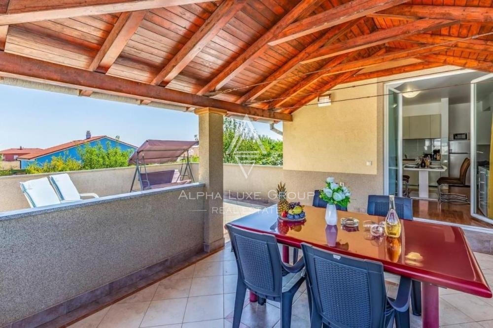 Vila z bazenom in dvema apartmajema, Istra, Pula
