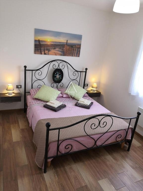 Lepa hiša na samem obdana z zelenjem, Istra, Ližnjan