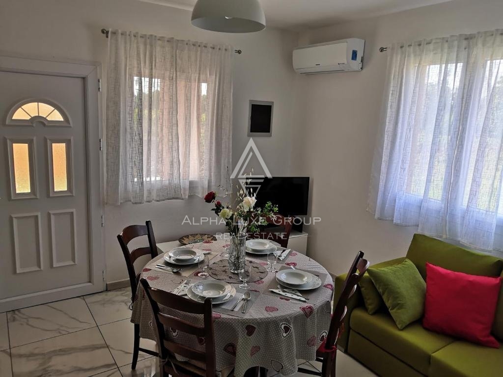 Lepa hiša na samem obdana z zelenjem, Istra, Ližnjan
