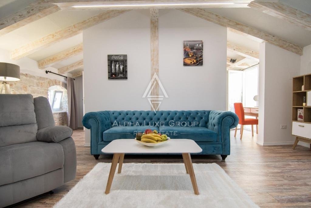 Kamnita hiša s štirimi apartmaji in pogledom na morje, Istra, Poreč