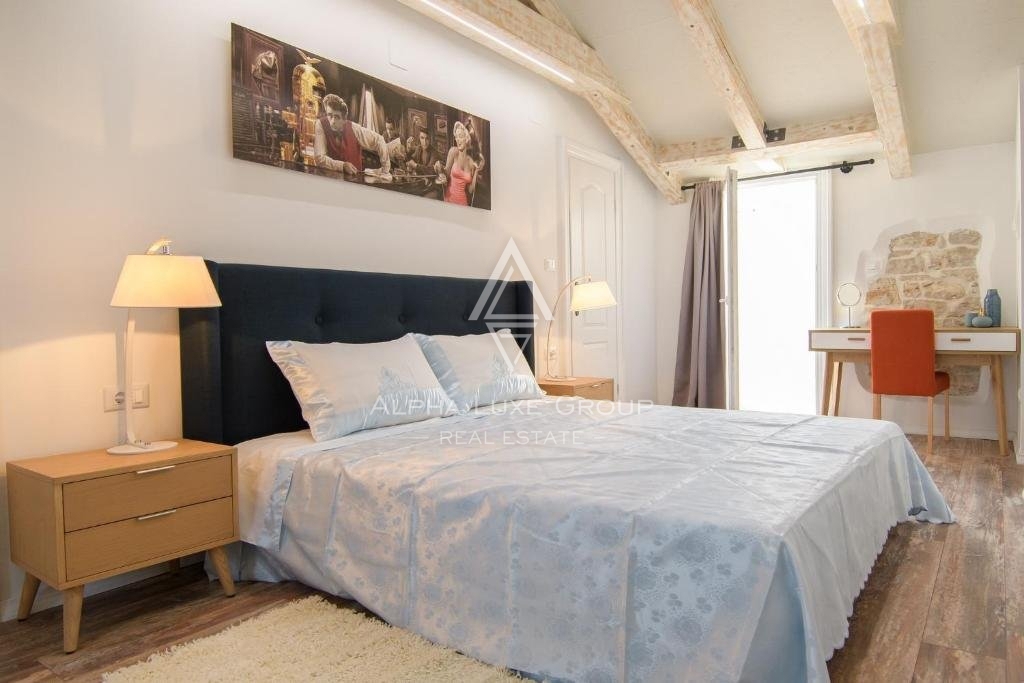 Kamnita hiša s štirimi apartmaji in pogledom na morje, Istra, Poreč