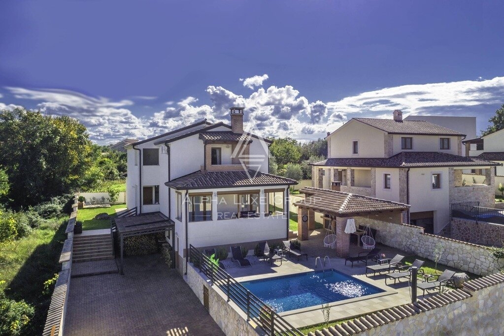 VILA Z BAZENOM NA MIRI LOKACIJI, ISTRA , POREČ