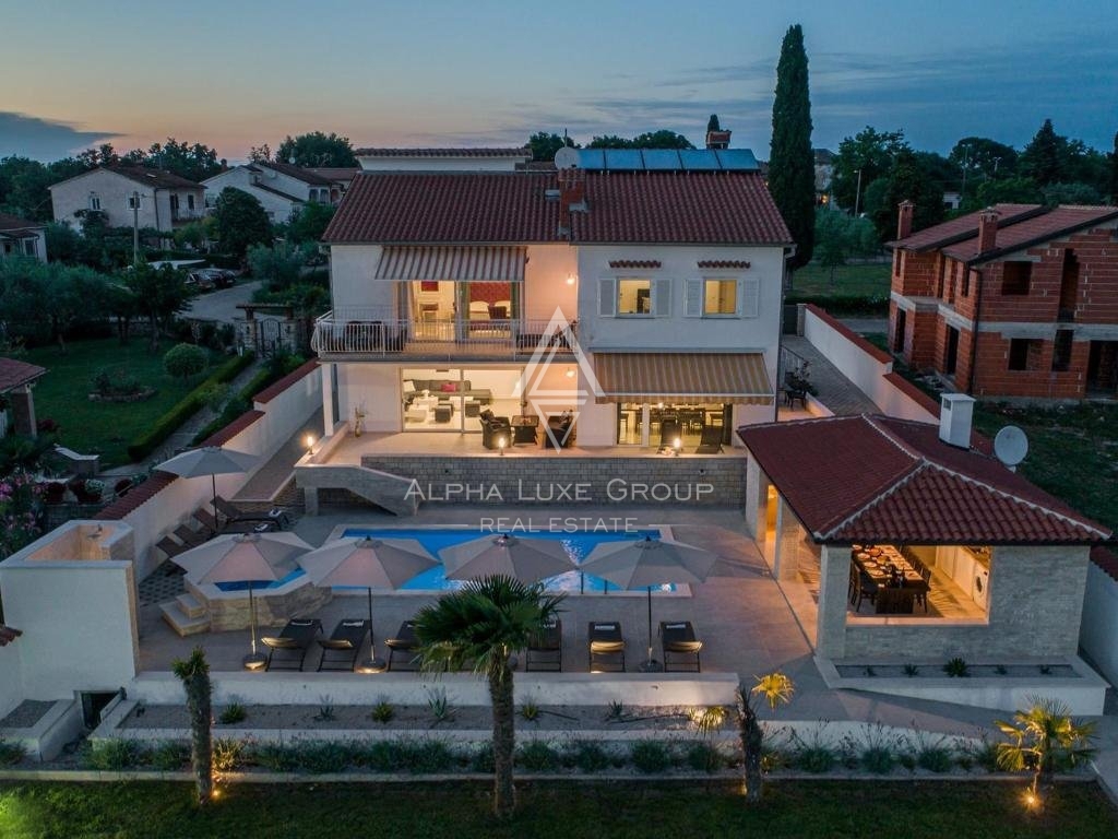 Vila z bazenom, mirna lokacija, v bližini Poreča.