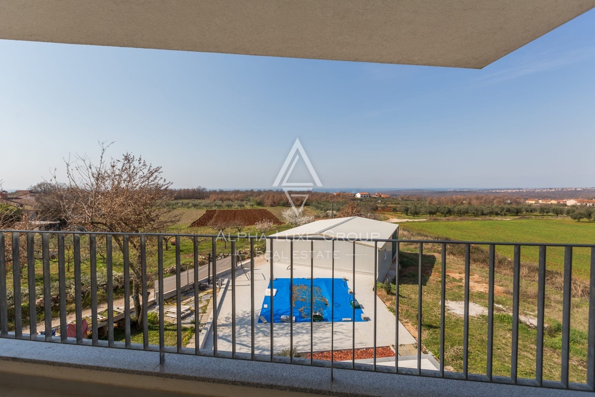 EKSKLUZIVNO - NOVA DVOJNA VILA S APARTMAJI NA TOP LOKACIJI 6 KM OD MESTA IN 3 KM OD PRVIH PLAŽ