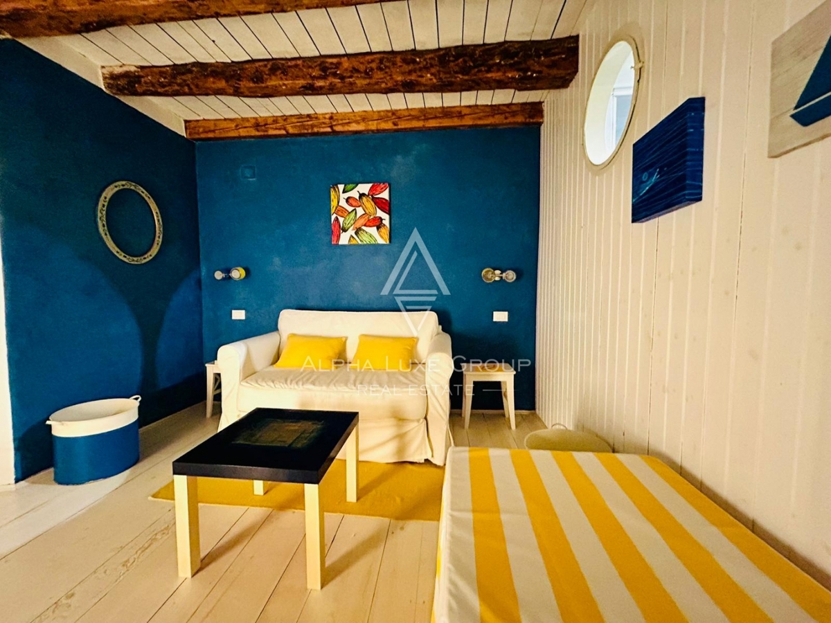 Istra, Novigrad, Čudovita hiša 10 metrov od morja