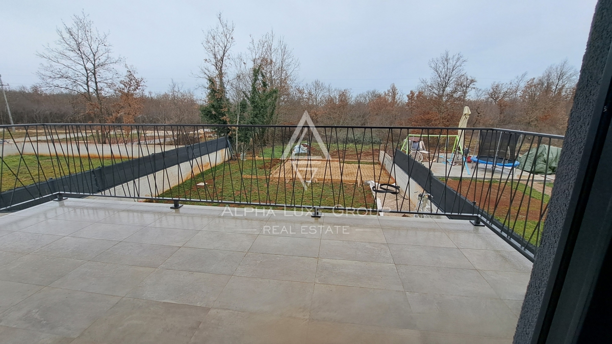 Poreč, Istra, Sodobno stanovanje s teraso