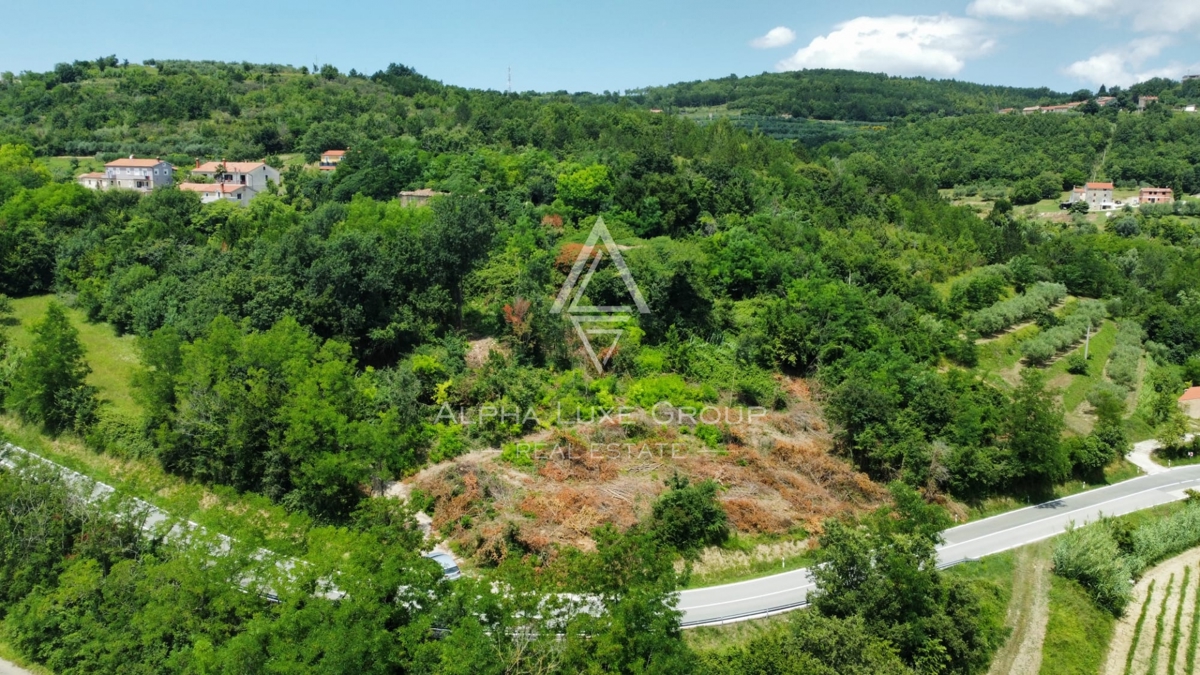 Buje, Istra – Gradbena parcela z ruševinami v miru