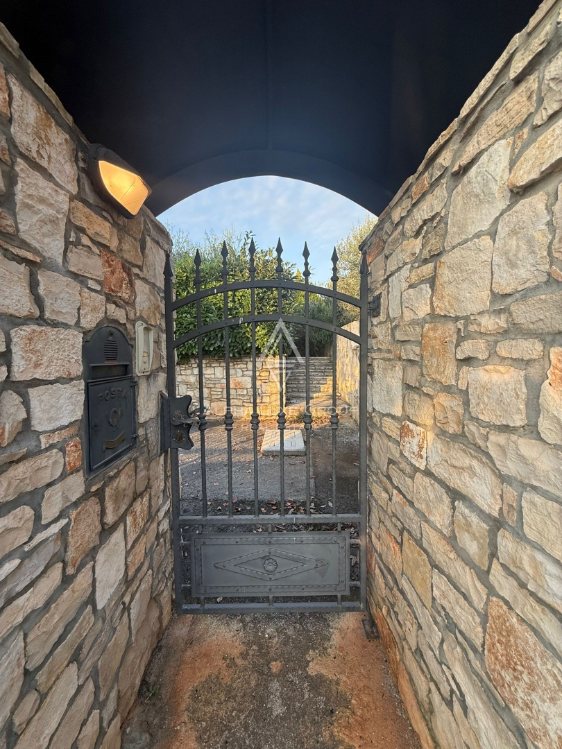 Istra, Buje: Čarobna kamnita hiša z vrtom