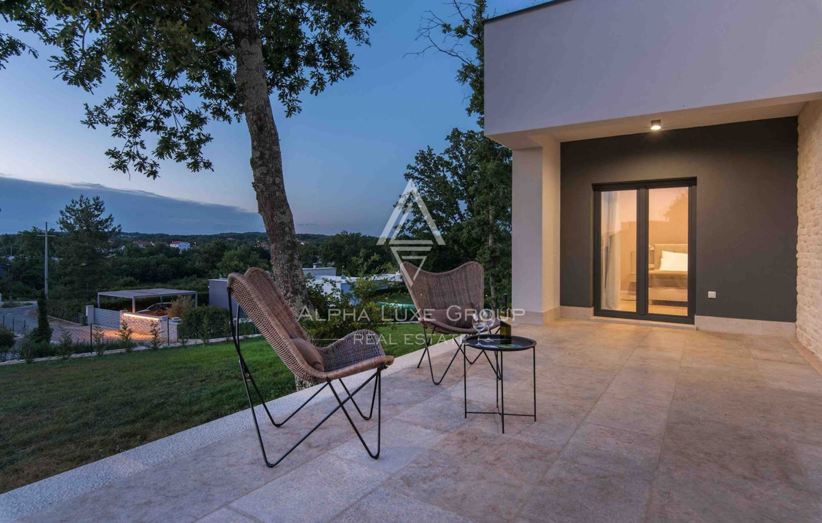 Istra, Žminj: Moderna pritlična hiša z bazenom