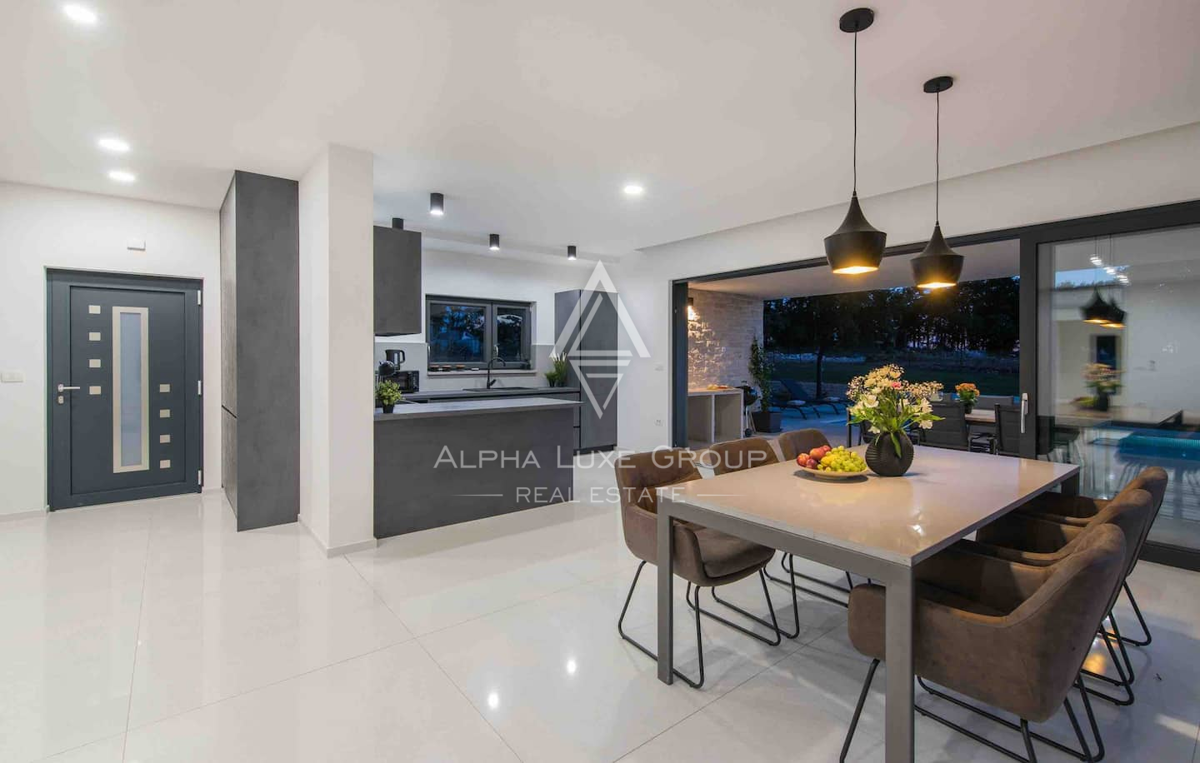 Istra, Žminj: Moderna pritlična hiša z bazenom