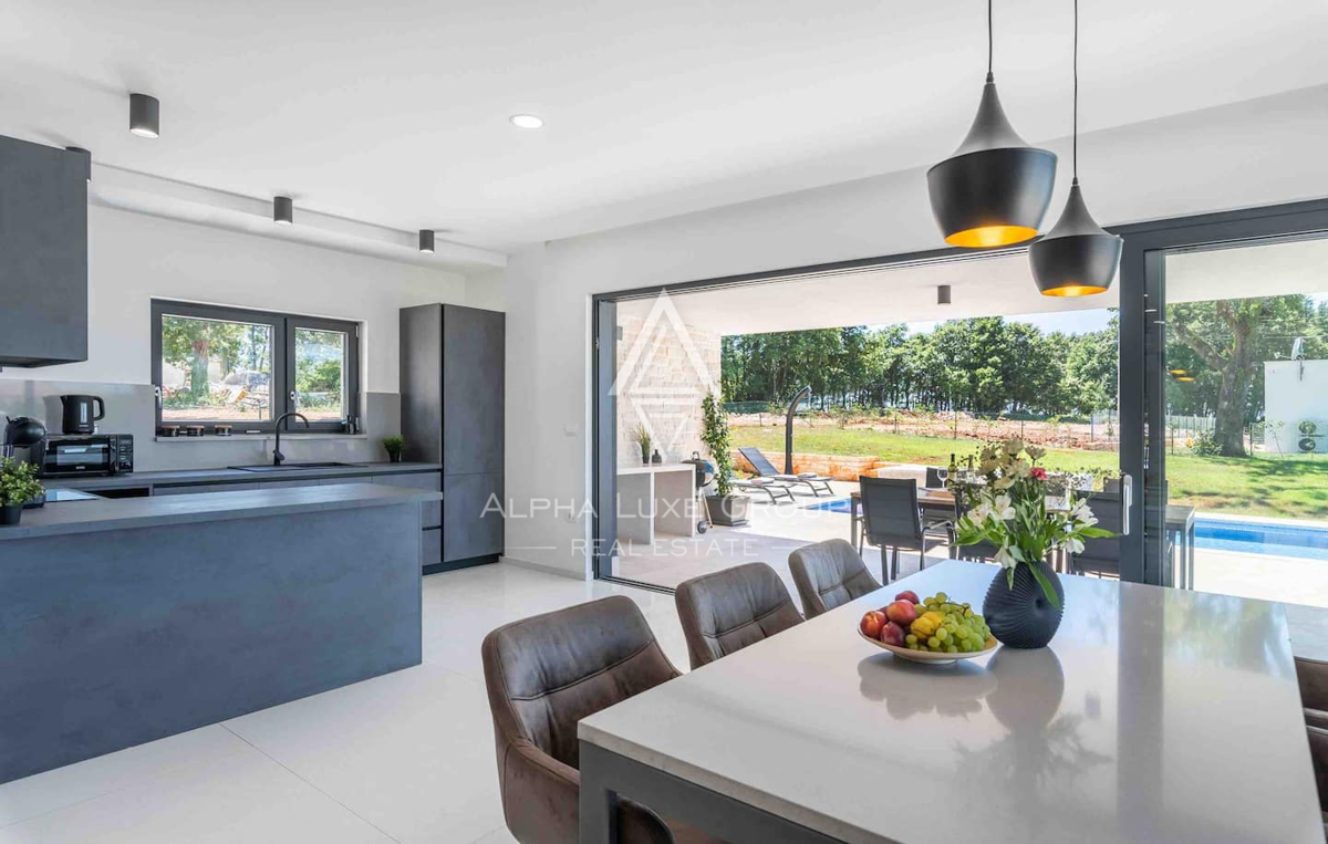 Istra, Žminj: Moderna pritlična hiša z bazenom