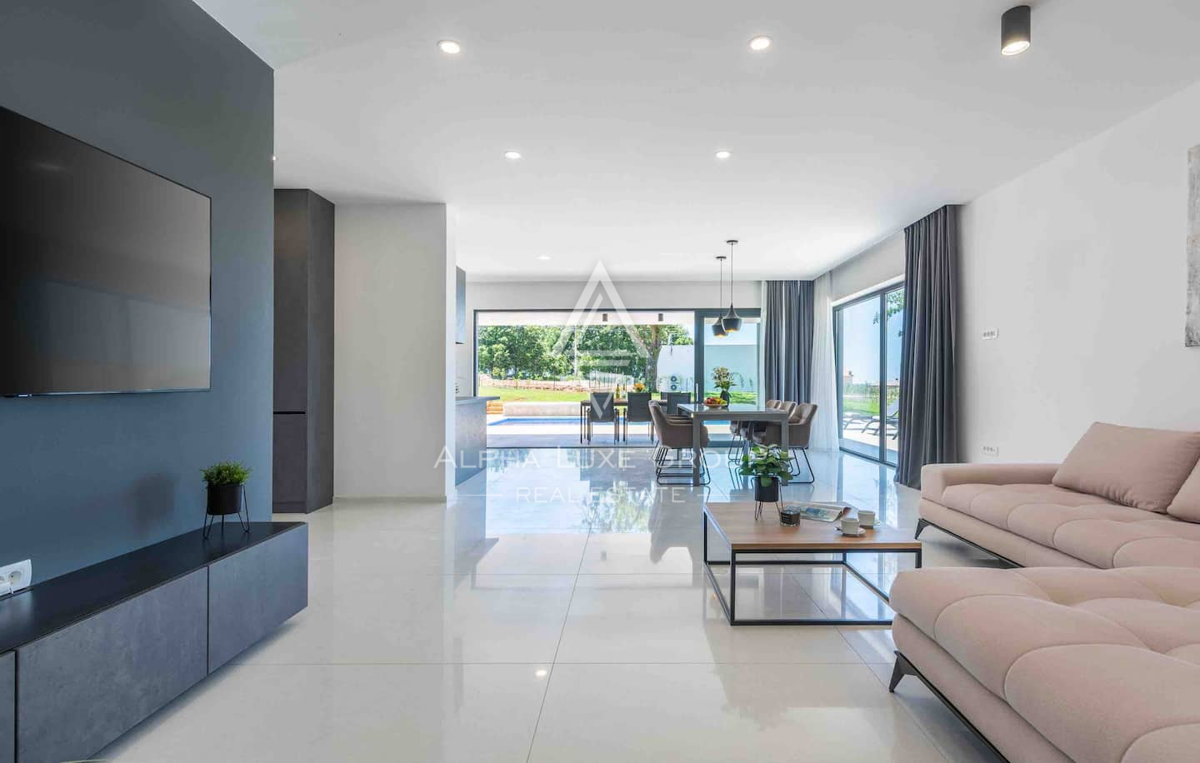 Istra, Žminj: Moderna pritlična hiša z bazenom