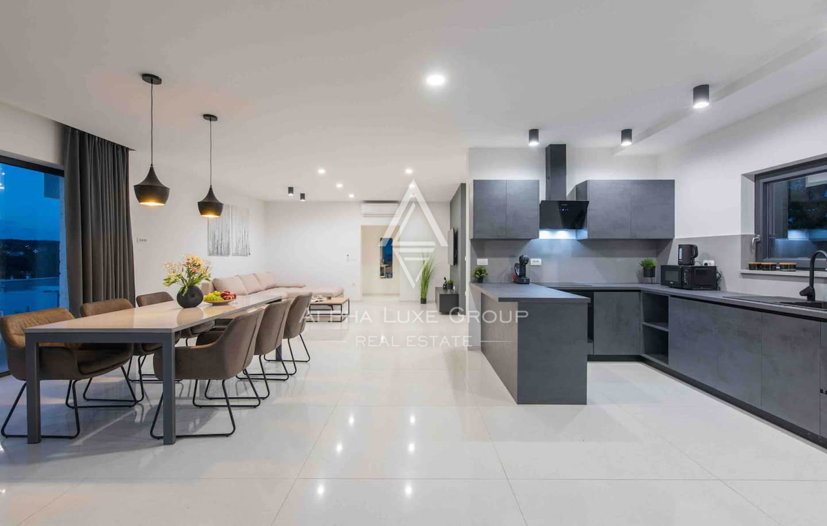 Istra, Žminj: Moderna pritlična hiša z bazenom