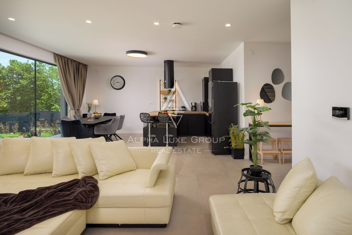 Istra, Rovinj: Moderna vila z bazenom in intimo