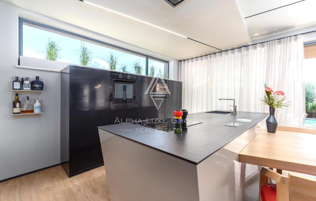 Istra, Umag: Moderna dizajnerska hiša z bazenom