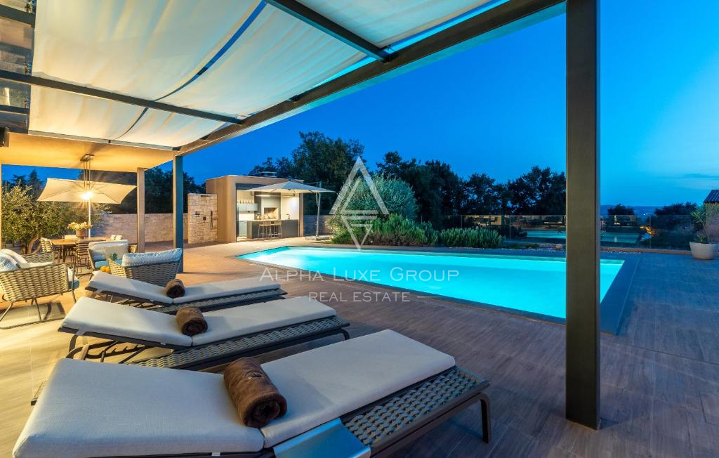 Istra, Umag: Moderna dizajnerska hiša z bazenom