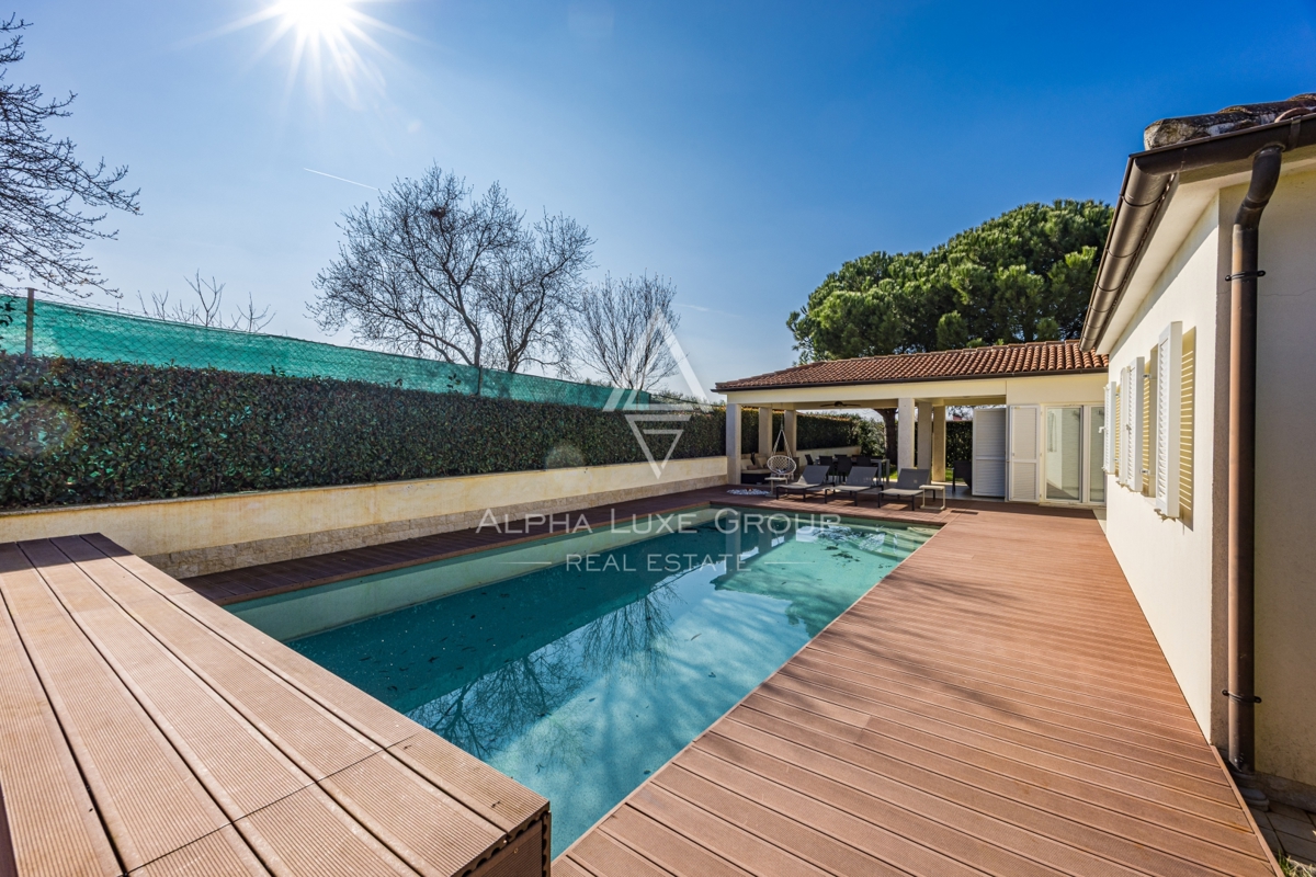 Istra, Poreč: Mediteranska vila z bazenom in urejenim vrtom blizu mesta