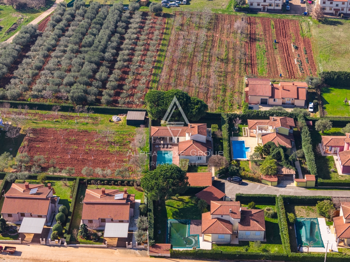 Istra, Poreč: Mediteranska vila z bazenom in urejenim vrtom blizu mesta