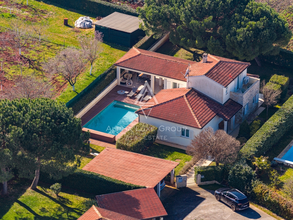 Istra, Poreč: Mediteranska vila z bazenom in urejenim vrtom blizu mesta