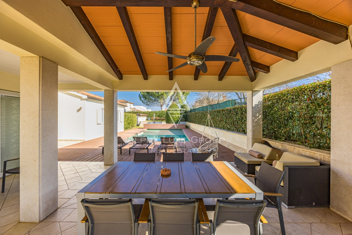 Istra, Poreč: Mediteranska vila z bazenom in urejenim vrtom blizu mesta