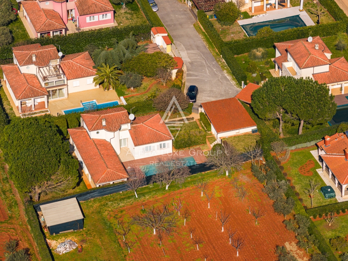 Istra, Poreč: Mediteranska vila z bazenom in urejenim vrtom blizu mesta