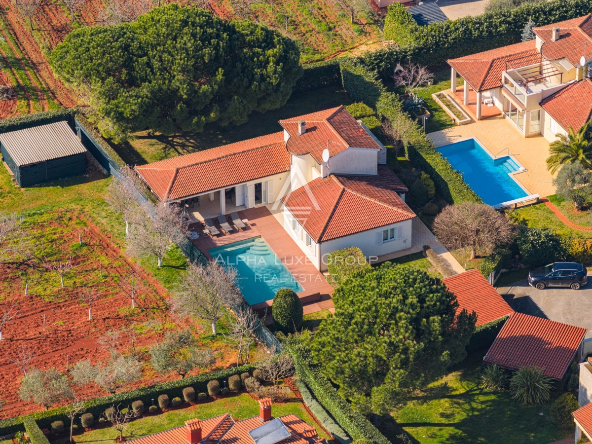 Istra, Poreč: Mediteranska vila z bazenom in urejenim vrtom blizu mesta