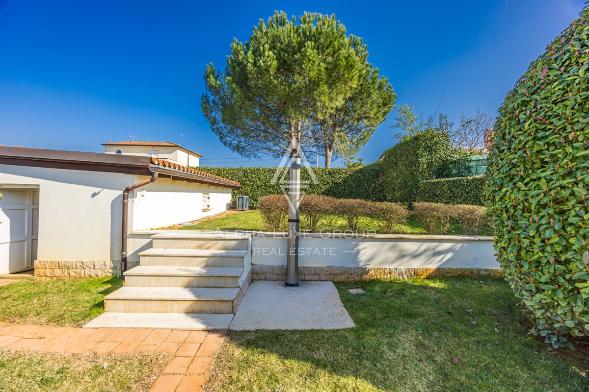 Istra, Poreč: Mediteranska vila z bazenom in urejenim vrtom blizu mesta