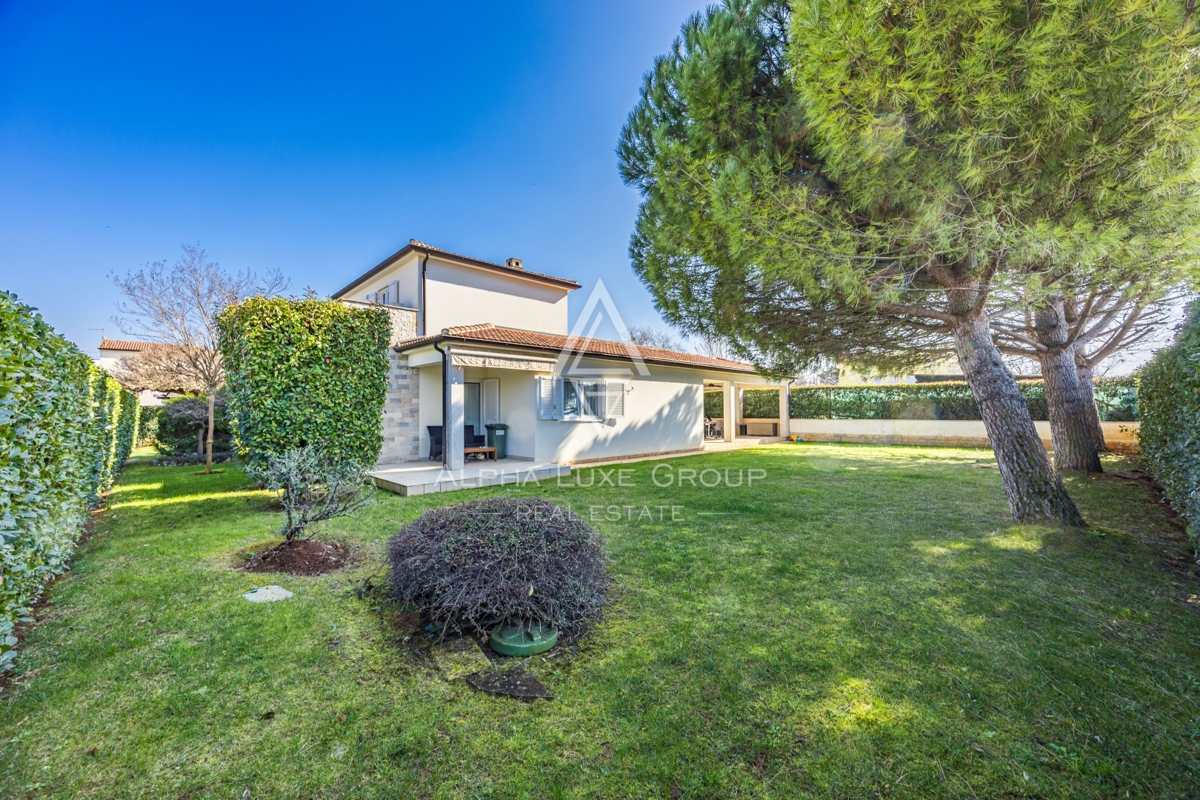 Istra, Poreč: Mediteranska vila z bazenom in urejenim vrtom blizu mesta