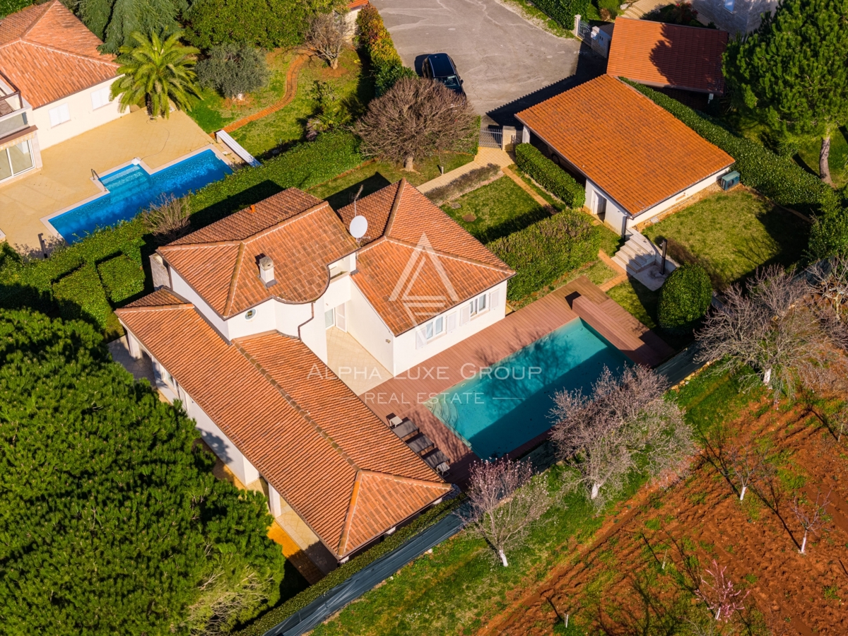 Istra, Poreč: Mediteranska vila z bazenom in urejenim vrtom blizu mesta