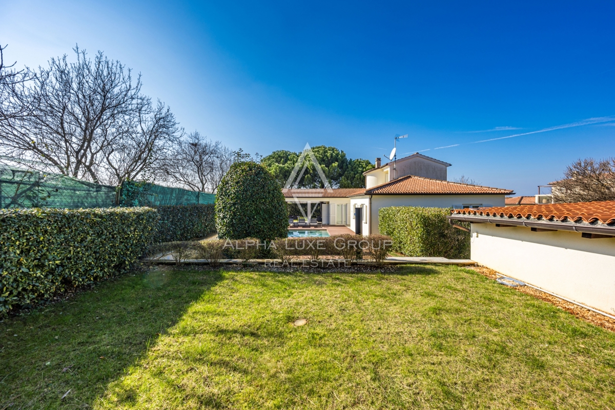 Istra, Poreč: Mediteranska vila z bazenom in urejenim vrtom blizu mesta