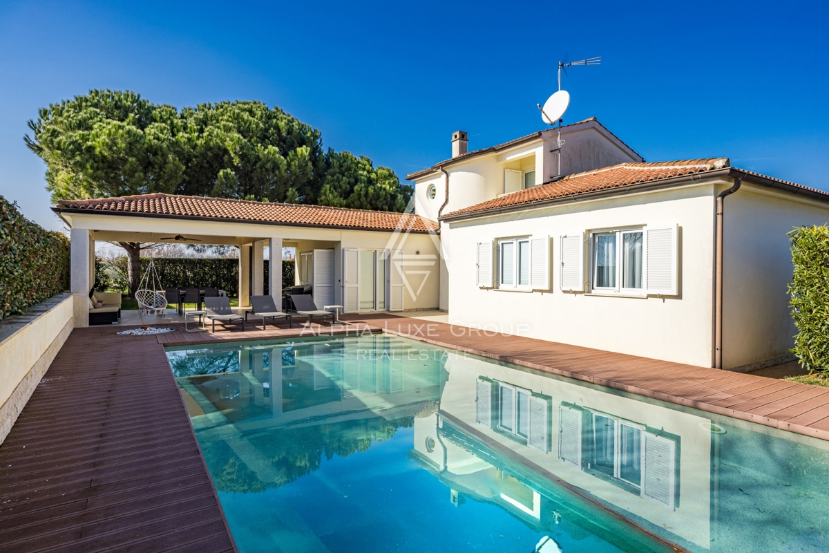 Istra, Poreč: Mediteranska vila z bazenom in urejenim vrtom blizu mesta