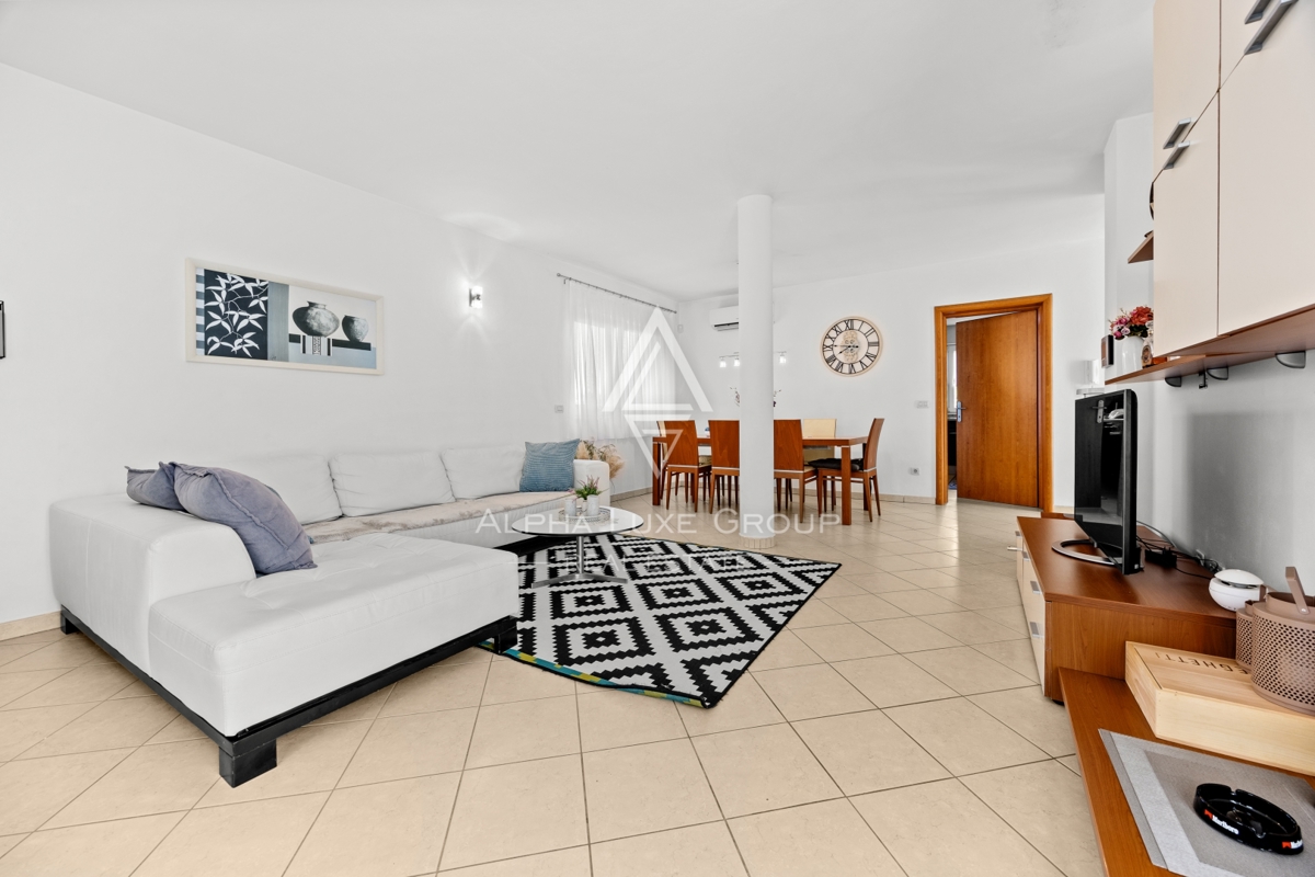 Istra, Poreč: Mediteranska vila z bazenom in urejenim vrtom blizu mesta