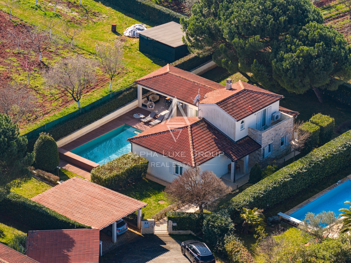 Istra, Poreč: Mediteranska vila z bazenom in urejenim vrtom blizu mesta