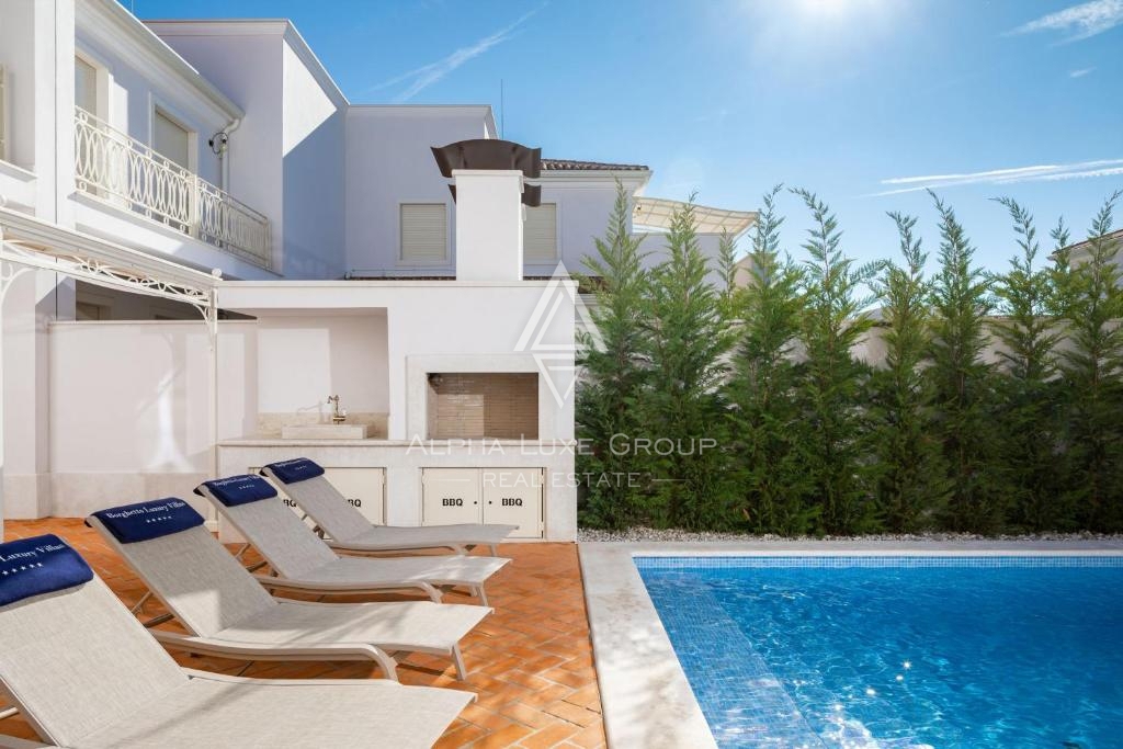 Istra, Poreč – Luksuzna vila s 4 spalnicami in bazenom