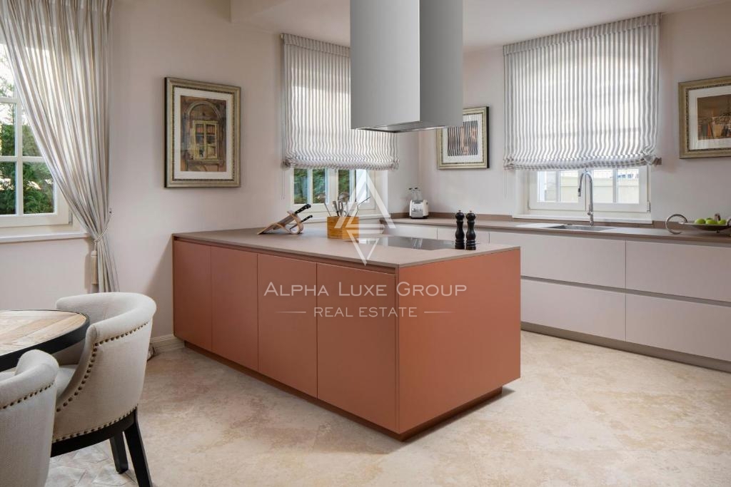 Istra, Poreč – Luksuzna vila s 4 spalnicami in bazenom