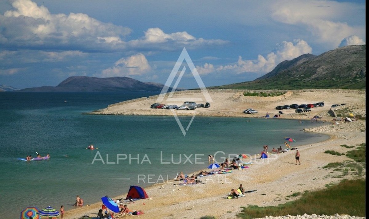 Večnamensko zemljišče v bližini lepih plaž, Novalja, otok Pag