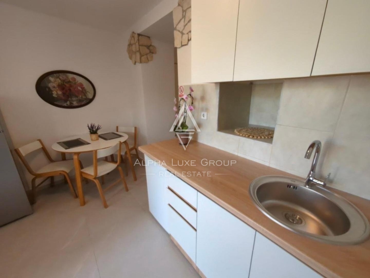 Istra, Pomer, Prostorna nepremičnina z 11 studio apartmaji blizu morja