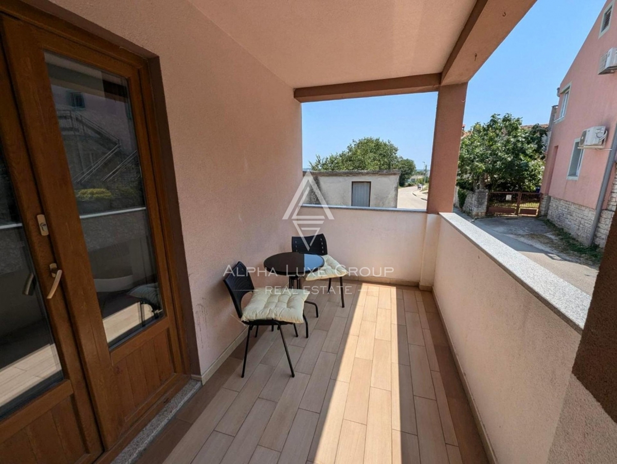 Istra, Pomer, Prostorna nepremičnina z 11 studio apartmaji blizu morja