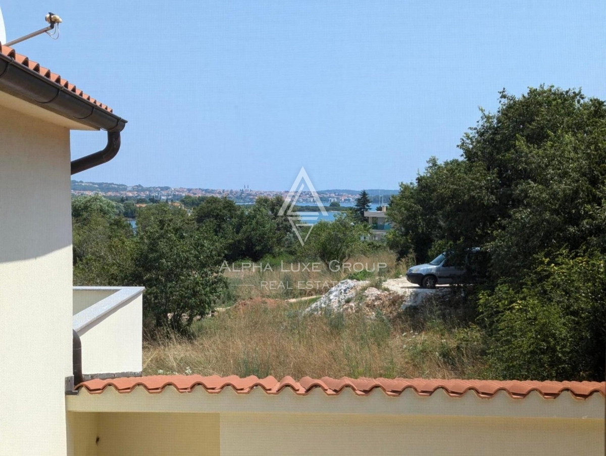 Istra, Pomer, Prostorna nepremičnina z 11 studio apartmaji blizu morja