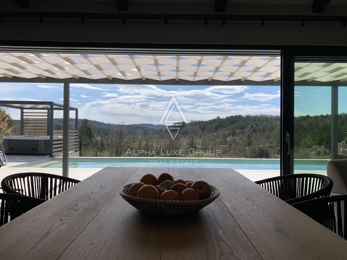 ČUDOVITA HIŠA NA SAMOTEMU, S POGLEDOM NA NARAVO, ISTRA, BUZET
