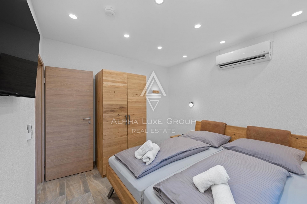 Labin, periferija: Osamljena obnovljena vila z bazenom in wellnessom