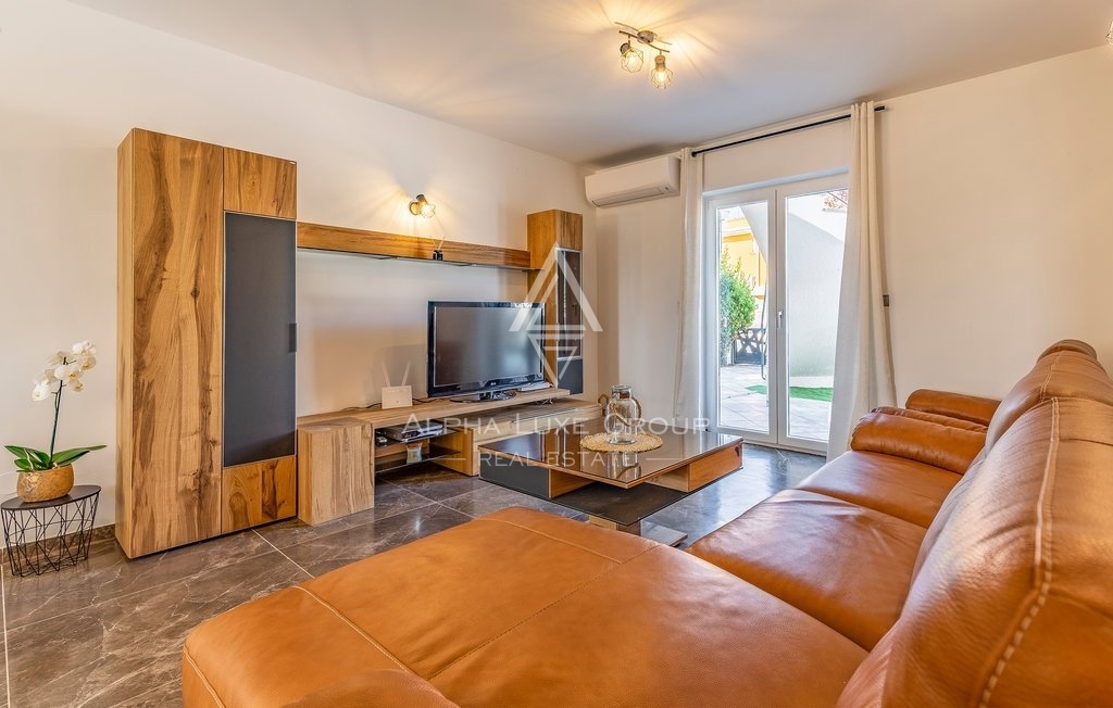 Medulin - Večstanovanjska rezidenca z bazenom in prenovljenimi apartmaji