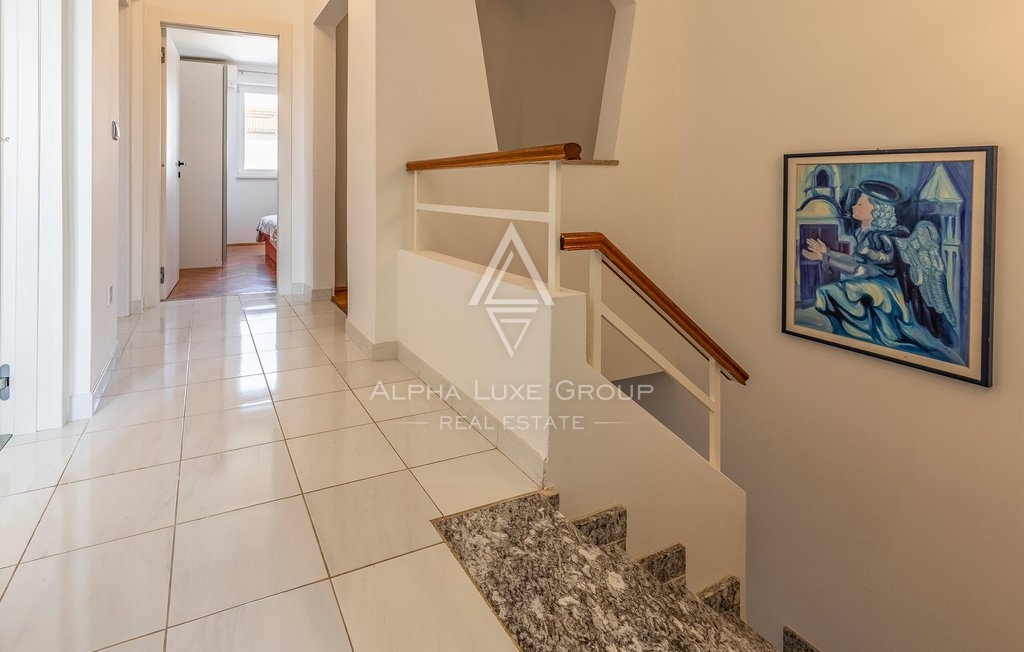 Medulin - Večstanovanjska rezidenca z bazenom in prenovljenimi apartmaji
