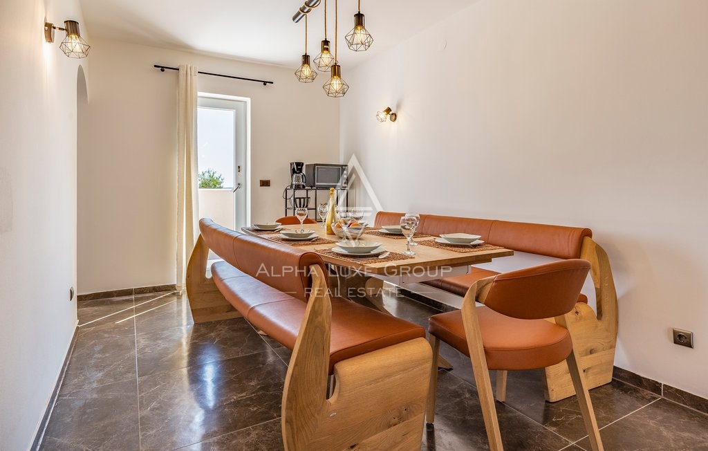 Medulin - Večstanovanjska rezidenca z bazenom in prenovljenimi apartmaji