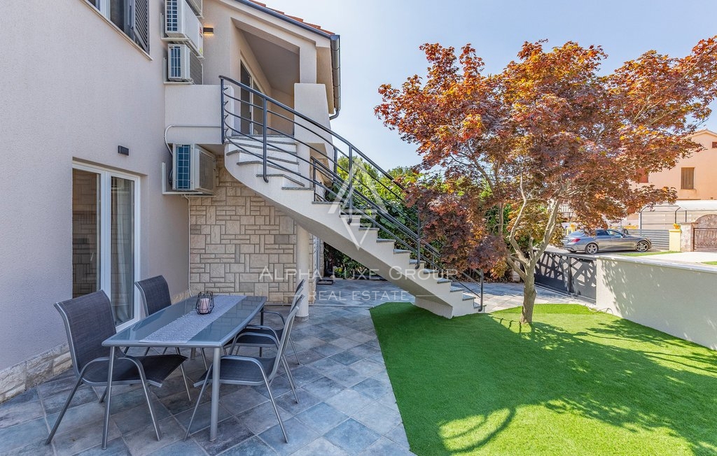 Medulin - Večstanovanjska rezidenca z bazenom in prenovljenimi apartmaji
